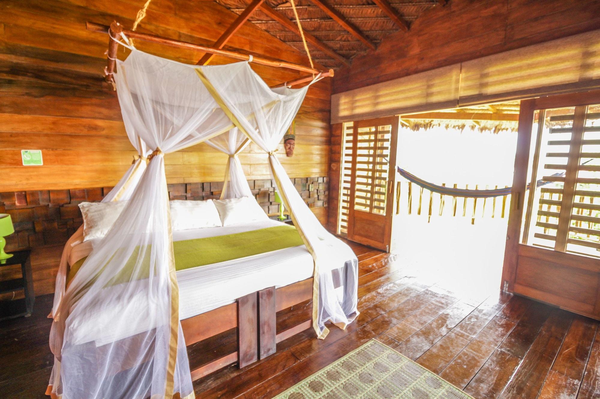 On Vacation Amazon Hotel เลติเซีย ภายนอก รูปภาพ