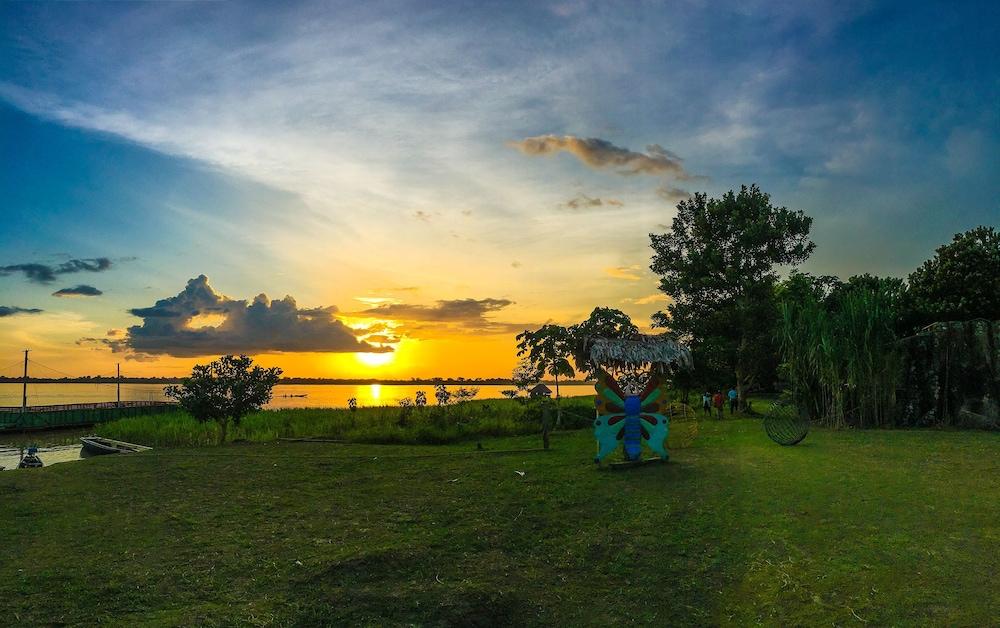On Vacation Amazon Hotel เลติเซีย ภายนอก รูปภาพ